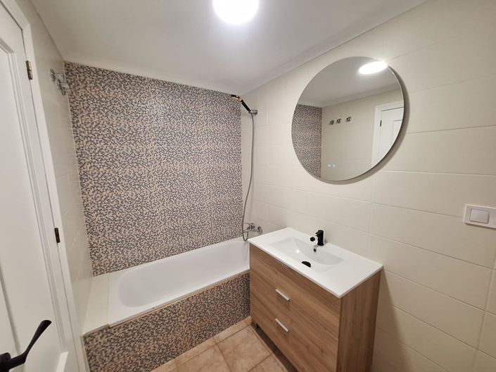 Image No.9-2 Bed Bungalow for sale
