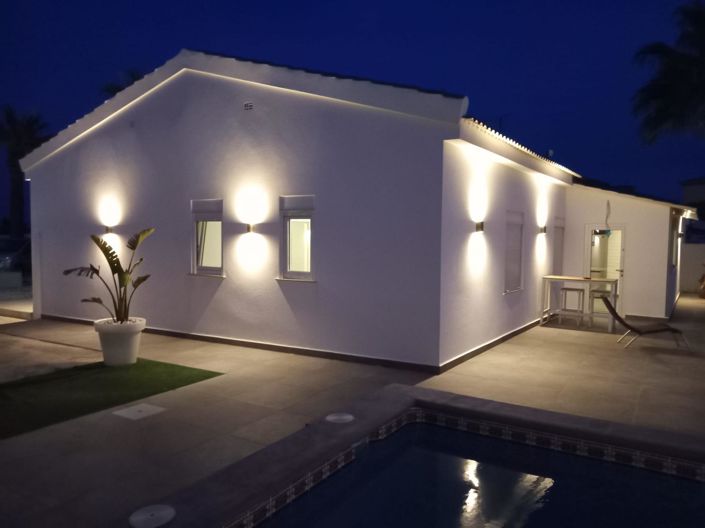 Image No.3-Villa de 4 chambres à vendre à Orihuela Costa