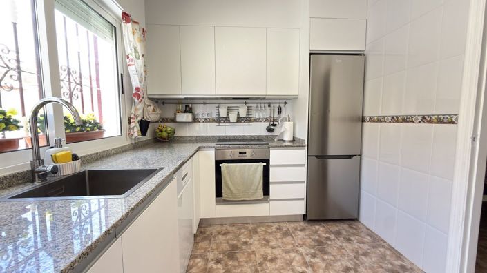 Image No.16-3 Bed House for sale