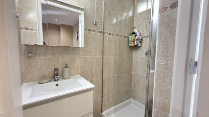Image No.21-3 Bed House for sale