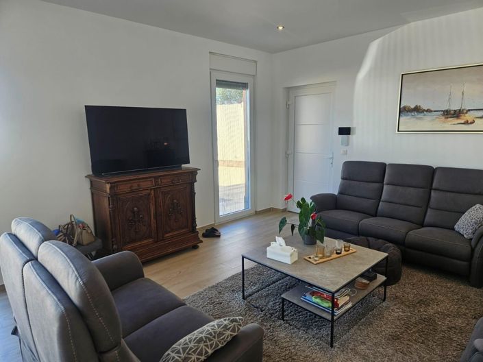 Image No.2-4 Bed Villa for sale
