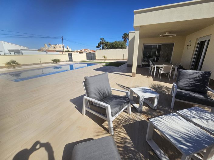 Image No.40-4 Bed Villa for sale