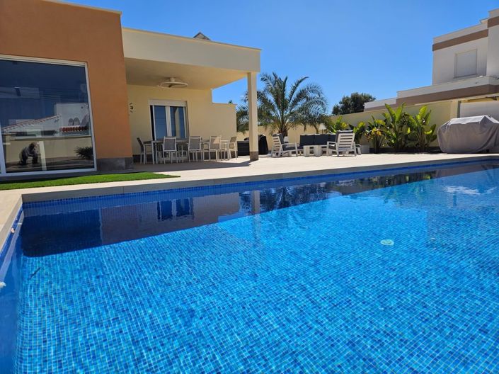 Image No.42-4 Bed Villa for sale