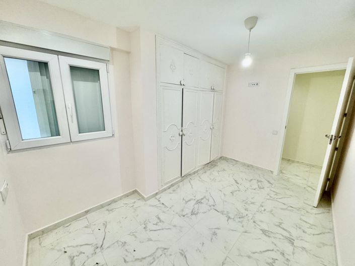 Image No.18-3 Bed Apartment for sale