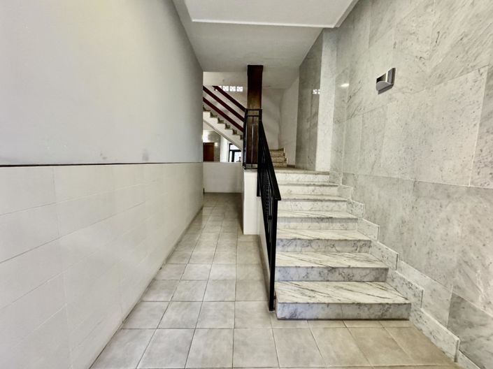 Image No.29-3 Bed Apartment for sale