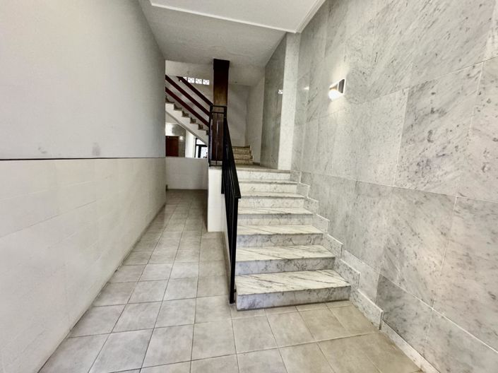 Image No.30-3 Bed Apartment for sale