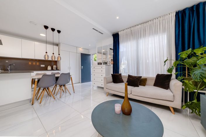 Image No.15-3 Bed House for sale
