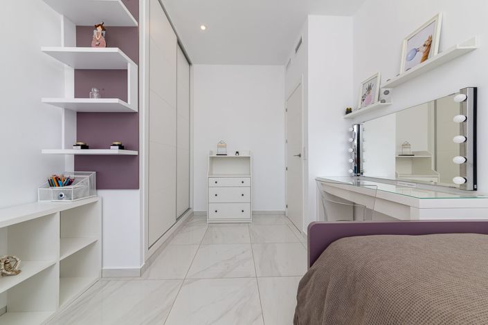 Image No.27-3 Bed House for sale