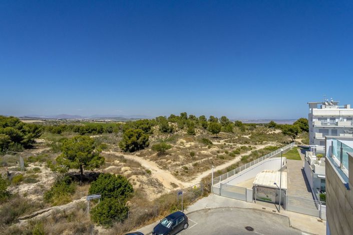 Image No.40-3 Bed House for sale