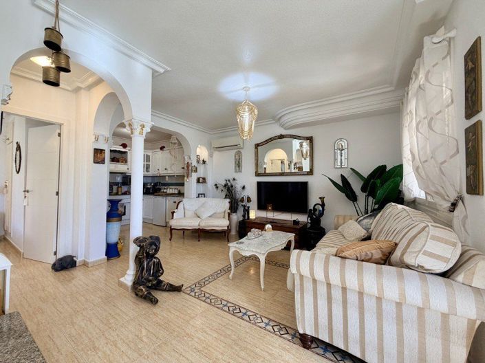 Image No.10-3 Bed House for sale