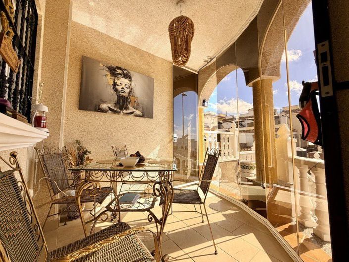 Image No.11-3 Bed House for sale