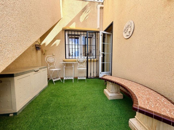Image No.16-3 Bed House for sale