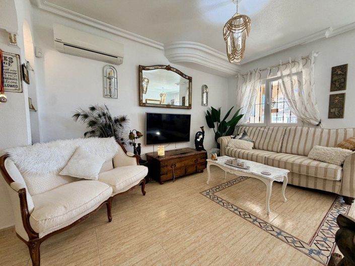 Image No.9-3 Bed House for sale