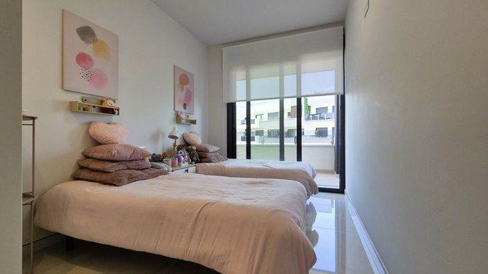 Image No.20-3 Bed Apartment for sale
