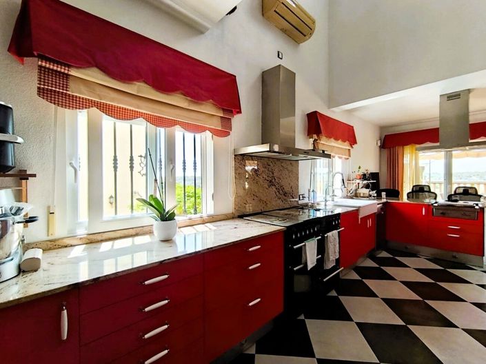 Image No.3-4 Bed Villa for sale