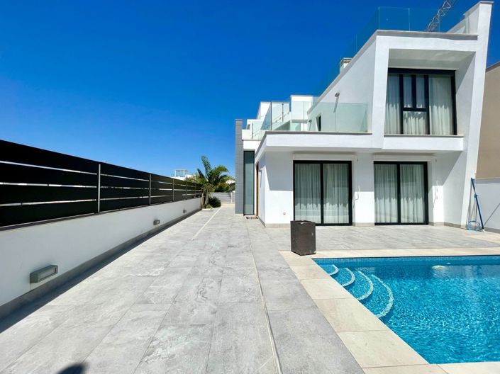 Image No.10-3 Bed Villa for sale