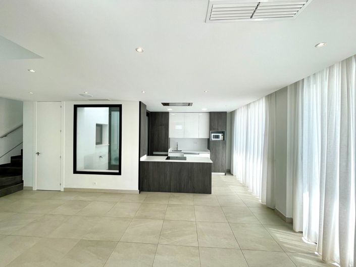 Image No.12-3 Bed Villa for sale