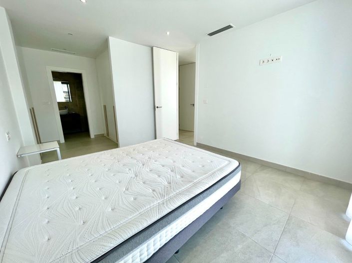 Image No.17-3 Bed Villa for sale