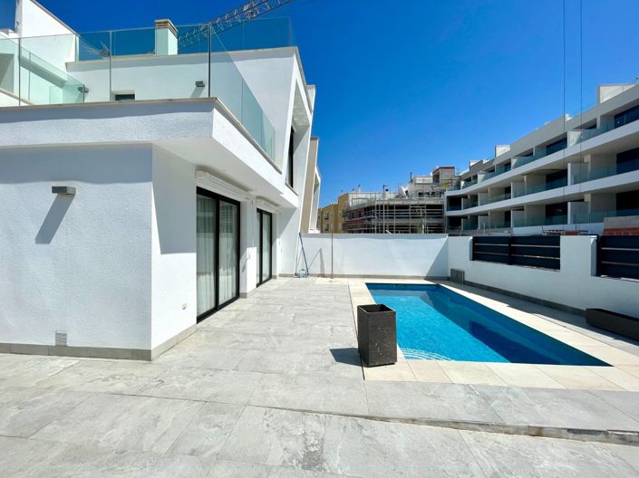 Image No.2-3 Bed Villa for sale