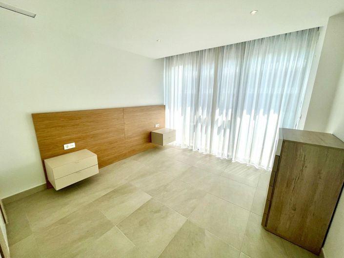 Image No.21-3 Bed Villa for sale