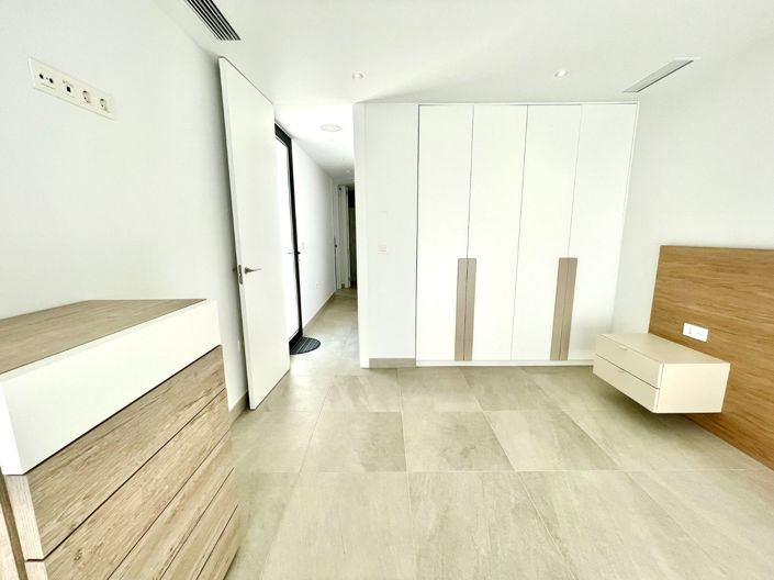 Image No.5-3 Bed Villa for sale