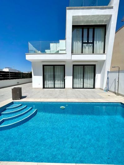 Image No.9-3 Bed Villa for sale