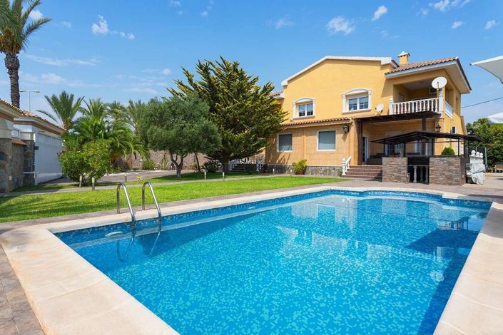 Image No.3-5 Bed Villa for sale