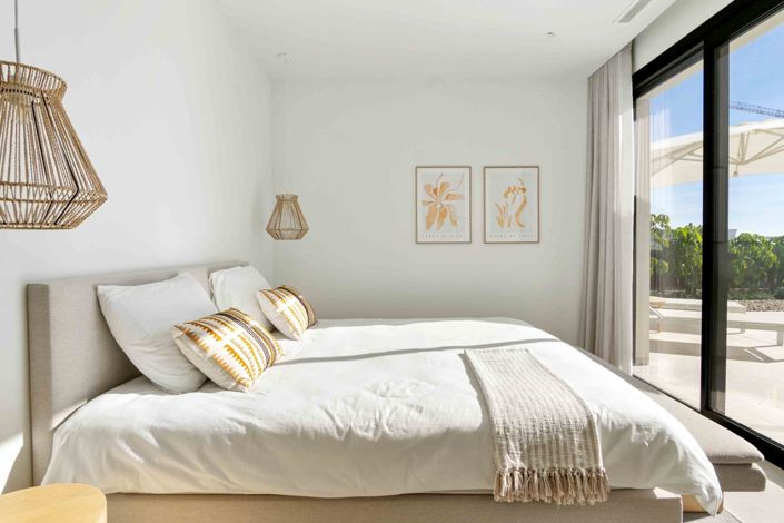 Image No.11-3 Bed House for sale