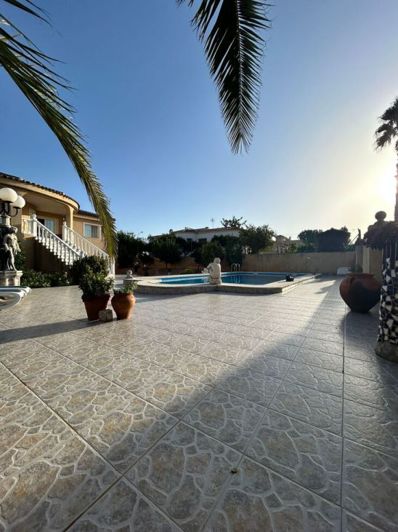 Image No.18-3 Bed Villa for sale
