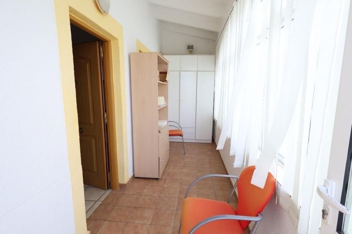 Image No.10-3 Bed House for sale