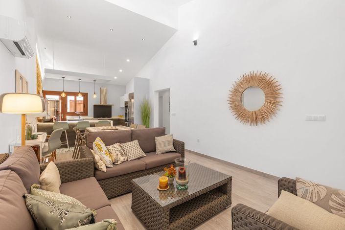 Image No.34-4 Bed Villa for sale