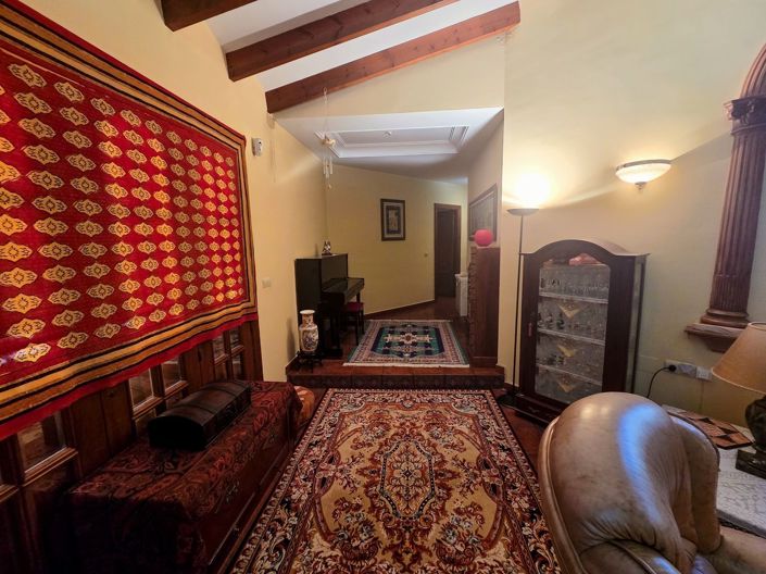 Image No.15-9 Bed Villa for sale