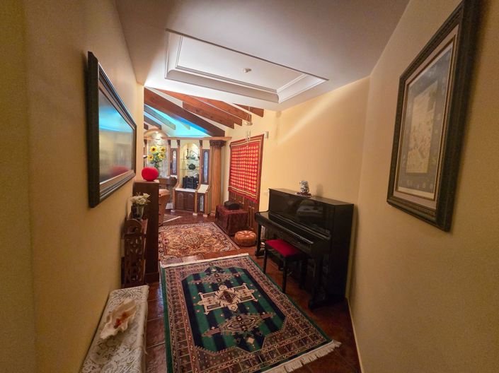 Image No.19-9 Bed Villa for sale