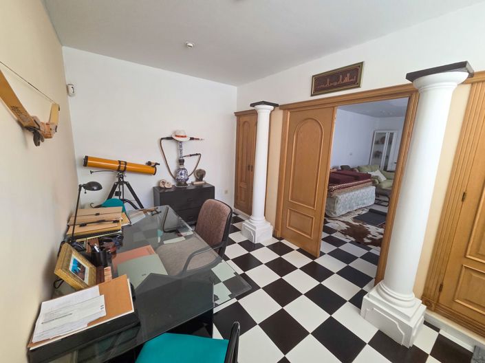 Image No.23-9 Bed Villa for sale