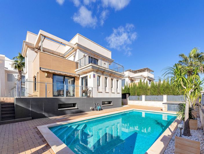 Image No.2-5 Bed Villa for sale
