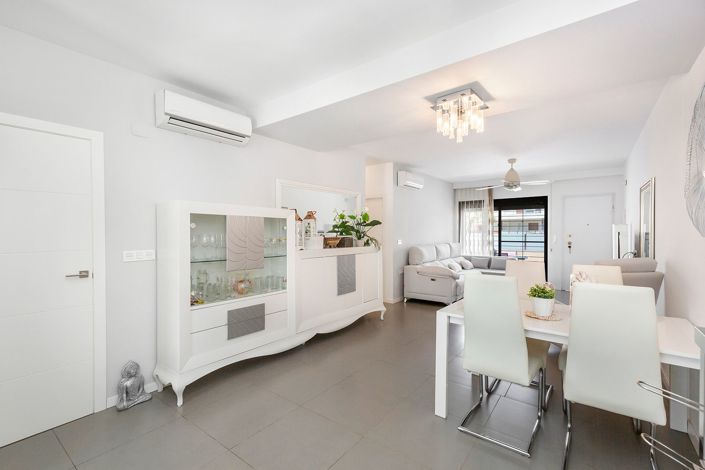 Image No.12-4 Bed Apartment for sale