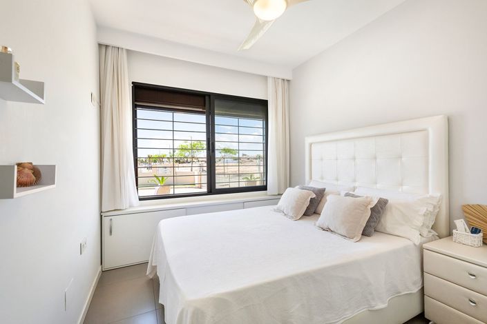 Image No.19-4 Bed Apartment for sale