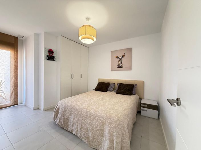 Image No.36-3 Bed Apartment for sale