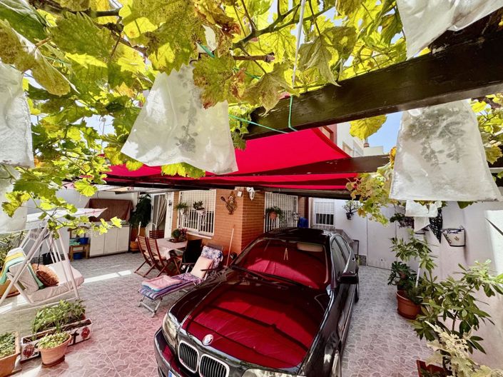Image No.5-2 Bed House for sale