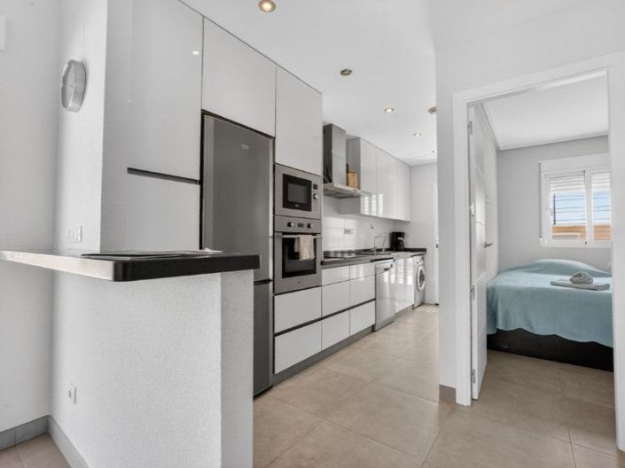 Image No.12-3 Bed House for sale