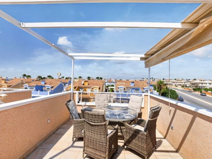 Image No.28-3 Bed House for sale