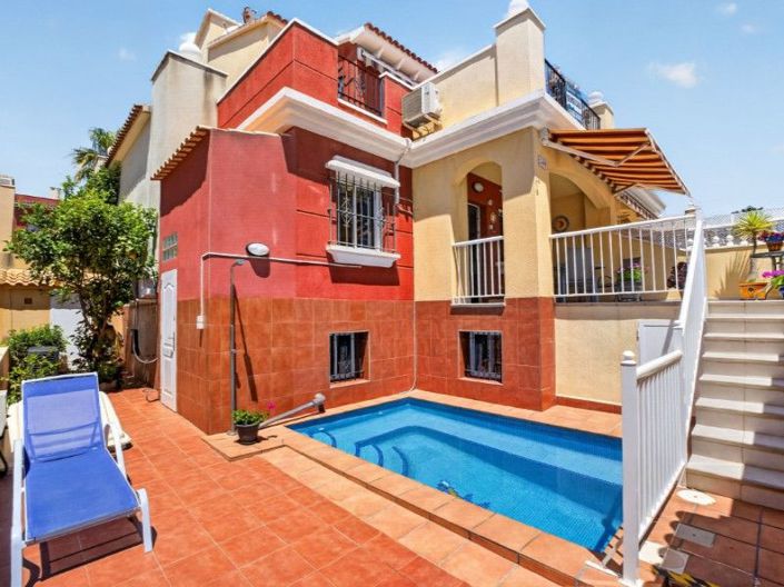 Image No.2-Maison de 4 chambres à vendre à Torrevieja
