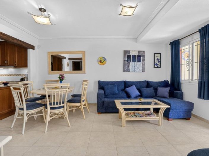Image No.6-4 Bed House for sale
