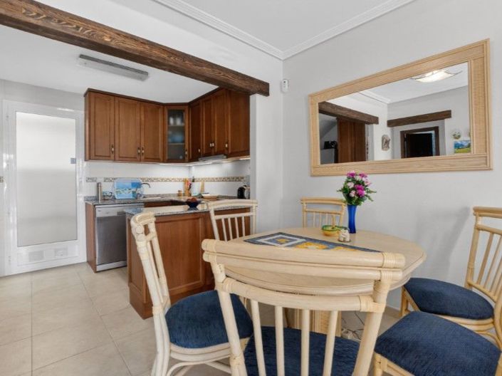 Image No.9-4 Bed House for sale