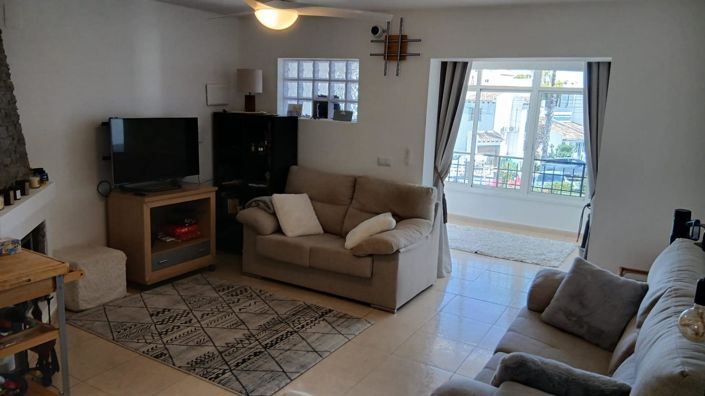 Image No.5-2 Bed House for sale