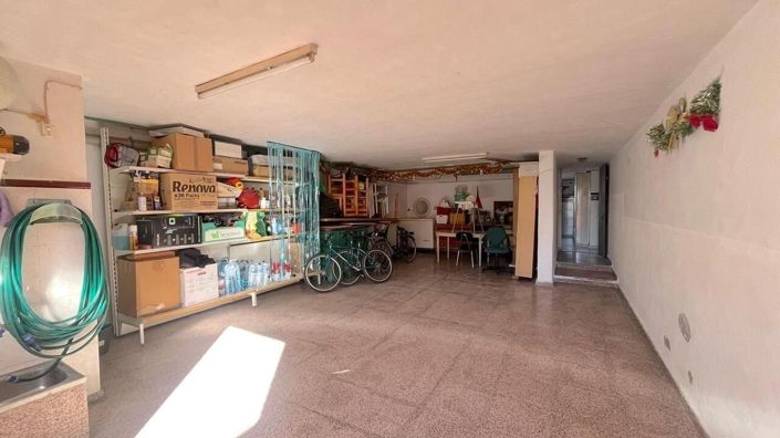 Image No.21-4 Bed House for sale