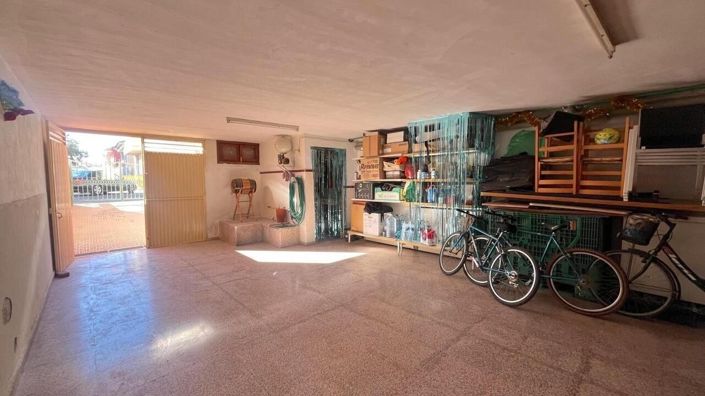 Image No.22-4 Bed House for sale