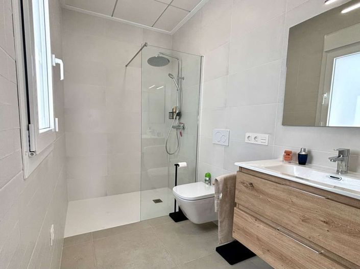 Image No.19-3 Bed Villa for sale