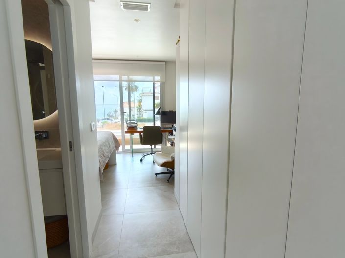 Image No.40-4 Bed Villa for sale