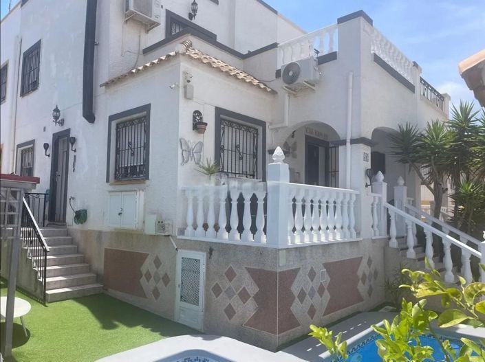 Image No.2-Maison de 3 chambres à vendre à Orihuela Costa